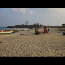 Im Hintergrund der Küstentempel von Mamallapuram